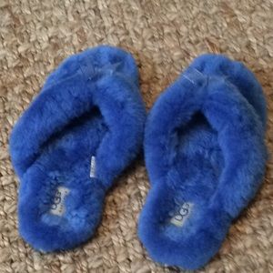 Adorable Ugg flip flop slippers